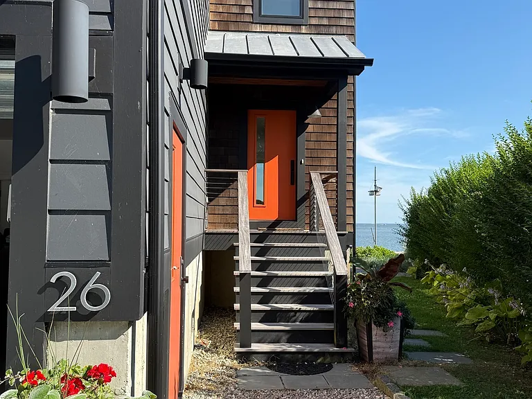 26 Summer Island Rd — Photo 2
