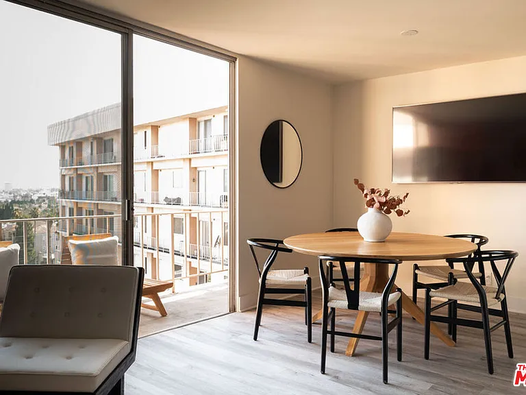 100 S Doheny Dr #1011 — Photo 4
