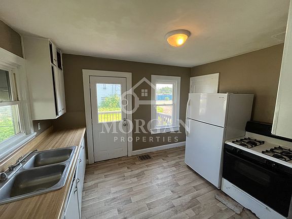 3rd image of 1118 E 27th St