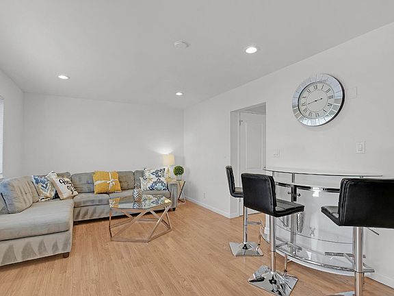 2nd image of 118 Dolphin Ct #42
