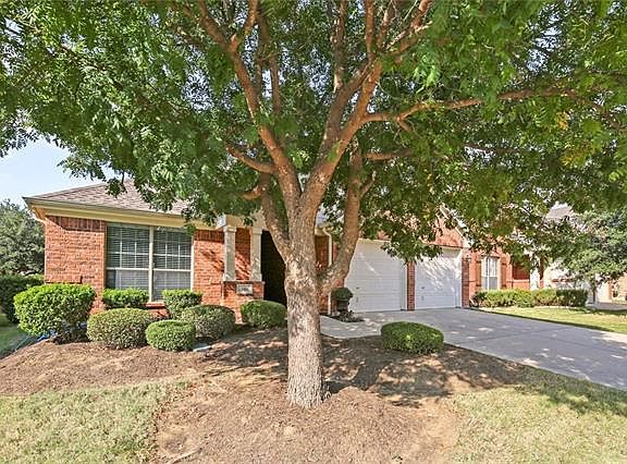 3rd image of 841 Lake Hollow Dr