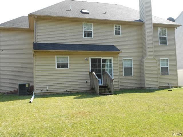 2nd image of 105 Highlands Cir