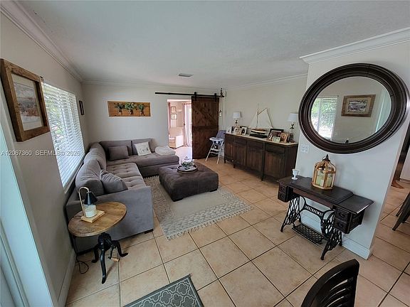 4th image of 1316 W 61st Pl