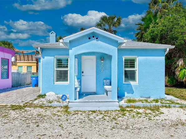 202 192nd Ave E, Indian Shores, FL 33785