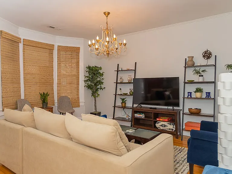 831 Gates Ave #B — Photo 4