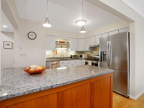5th image of 175 Tall Oaks Dr Unit F