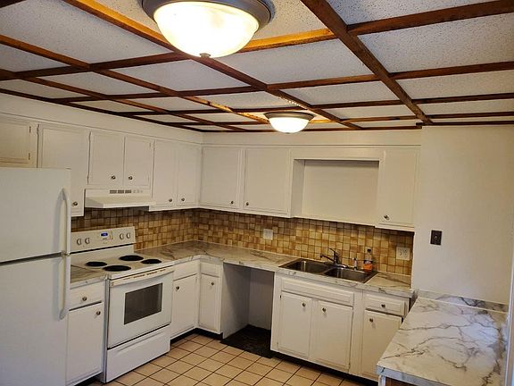 2nd image of 1303 Fallingbrook Dr SE #1303