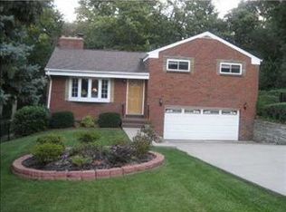 394 Southridge Dr, Pittsburgh, PA 15241