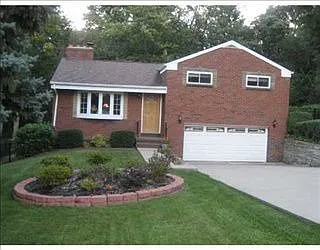 394 Southridge Dr photo 1