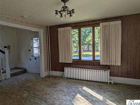 2nd image of 503 E 2nd St