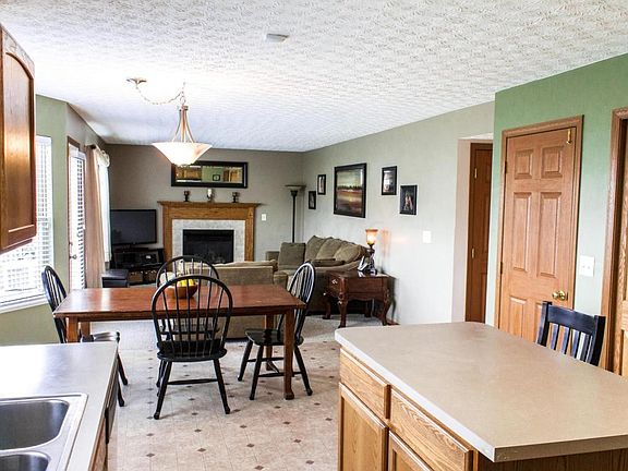 5th image of 2358 Featherwood Dr