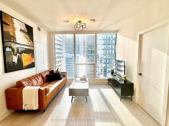 2nd image of 15 Mercer St #13