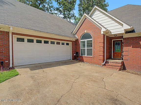 3rd image of 4536 Victoria Dr