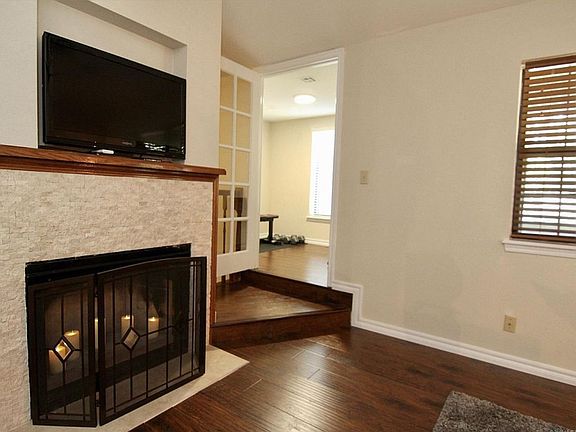 3rd image of 9113 S Urbana Ave #8-C