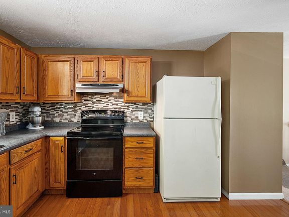 3rd image of 7305 Plantation Forest Dr
