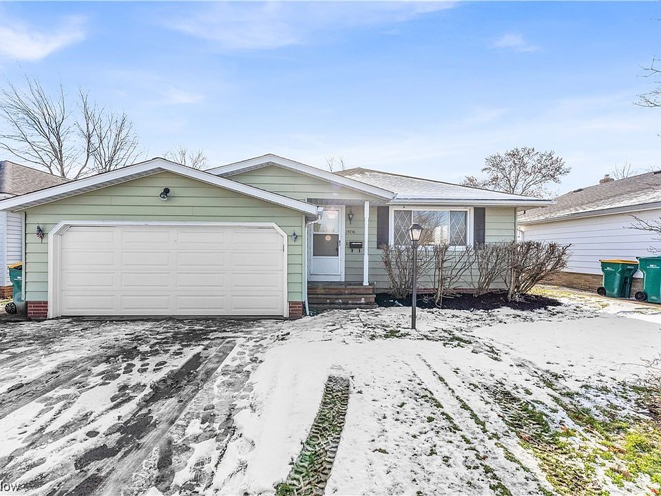 1st image of 15716 Dunbury Dr
