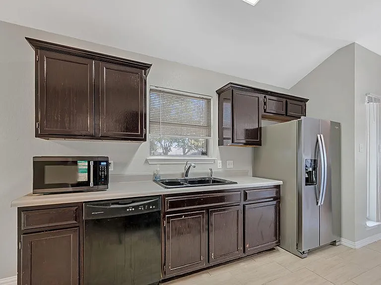 1001 Apple Cross Dr — Photo 12