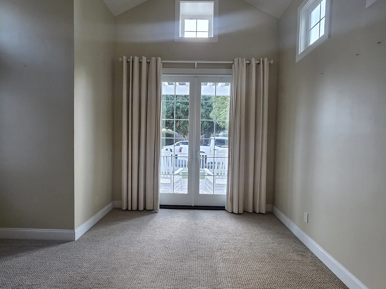 3 bed, 1977 sqft, $7,500 — Photo 3