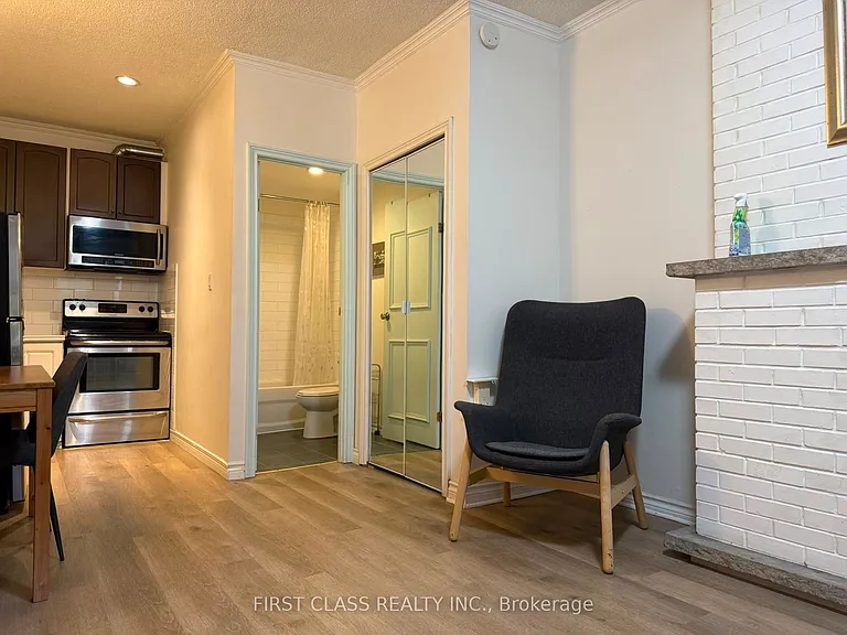 366 Lippincott St #1A — Photo 4