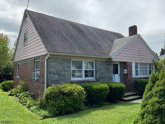 3rd image of 500 Barrymore St