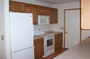 4th image of 1656 Fairlawn St