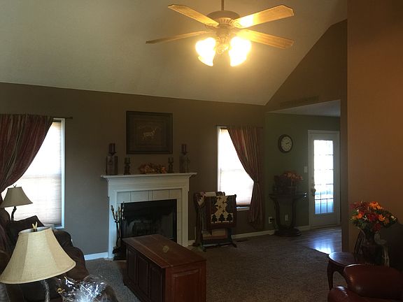3rd image of 1371 Jenny Ln