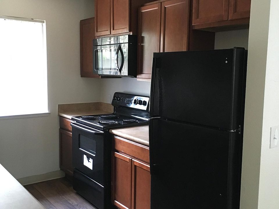 1st image of 1003 N Peach Ave APT 125