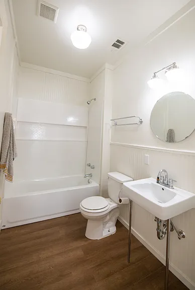 301 N Marlborough Ave — Photo 9