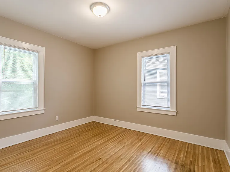 26-28 Palisade Park — Photo 7
