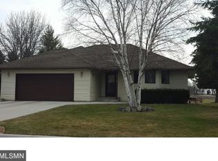 650 1st St E, Glencoe, MN 55336