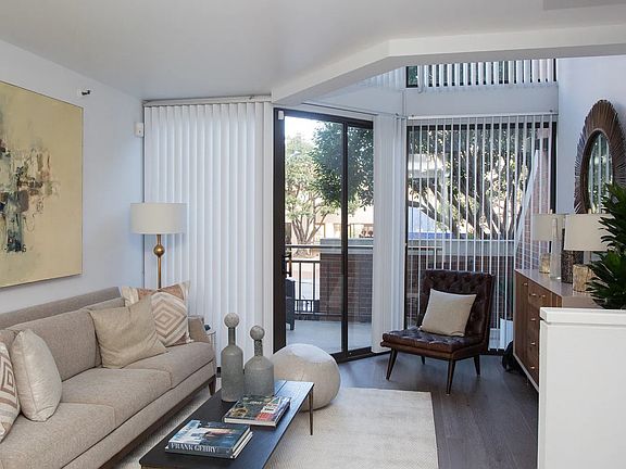 4th image of 101 Lombard St APT 14