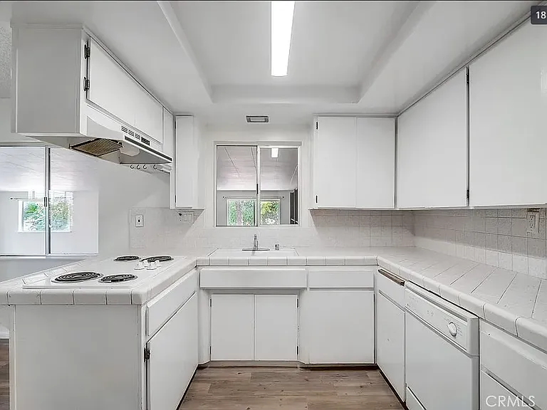 6310 Avenue De Palma — Photo 14