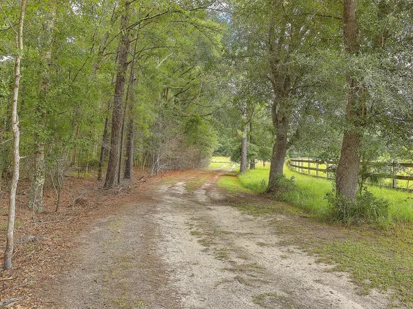 4608 Red Oak Rd, Cottageville, SC 29435