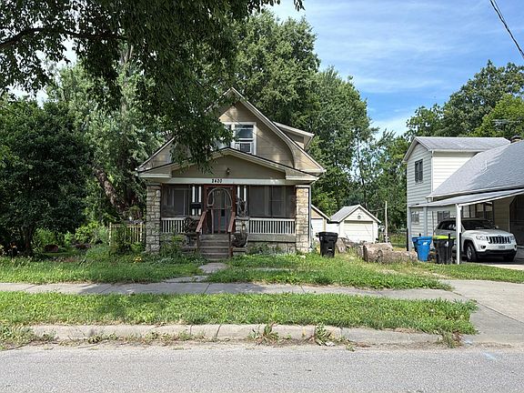 3rd image of 2420 S Northern Blvd