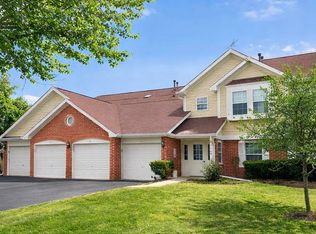 1560 Thornfield Ln APT 3, Roselle, IL 60172