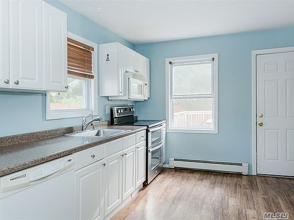 3rd image of 1463 Claas Ave