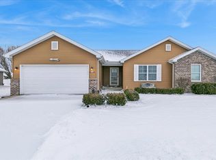 376 Eagles Landing Dr, Manteno, IL 60950