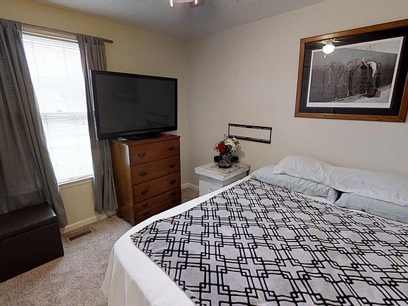 3rd image of 2233 Mason Way