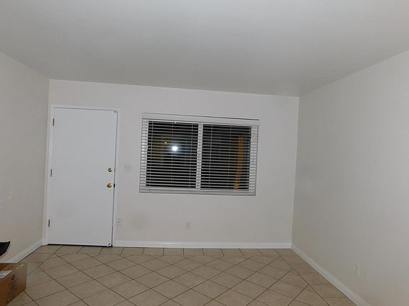 4th image of 4671 1/2 Meade Ave