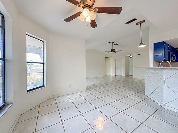 3rd image of 2204 SW Santa Barbara Pl
