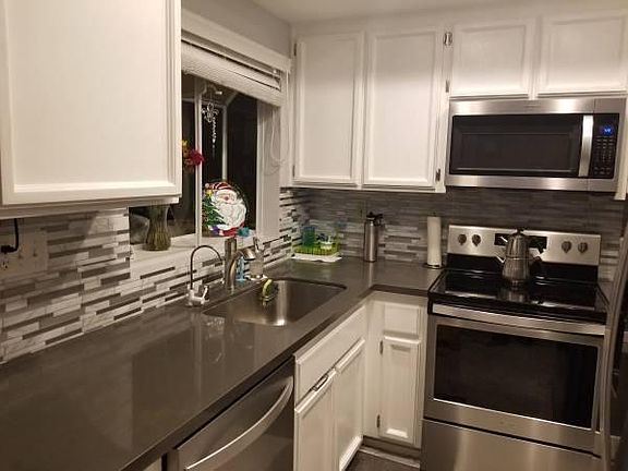 3rd image of 5216 Pelican Ct