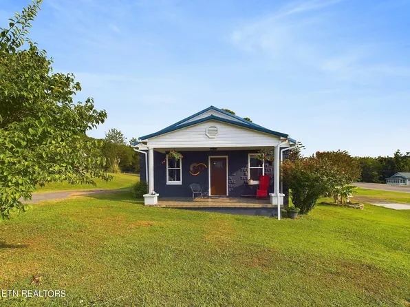 110 Rosser St, Harriman, TN 37748