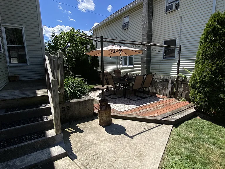 320 North St — Photo 2