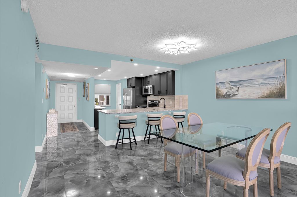 4015 W Palm Aire Dr APT 704, photo 3
