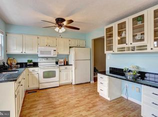 1242 Holmespun Dr, Pasadena, MD 21122