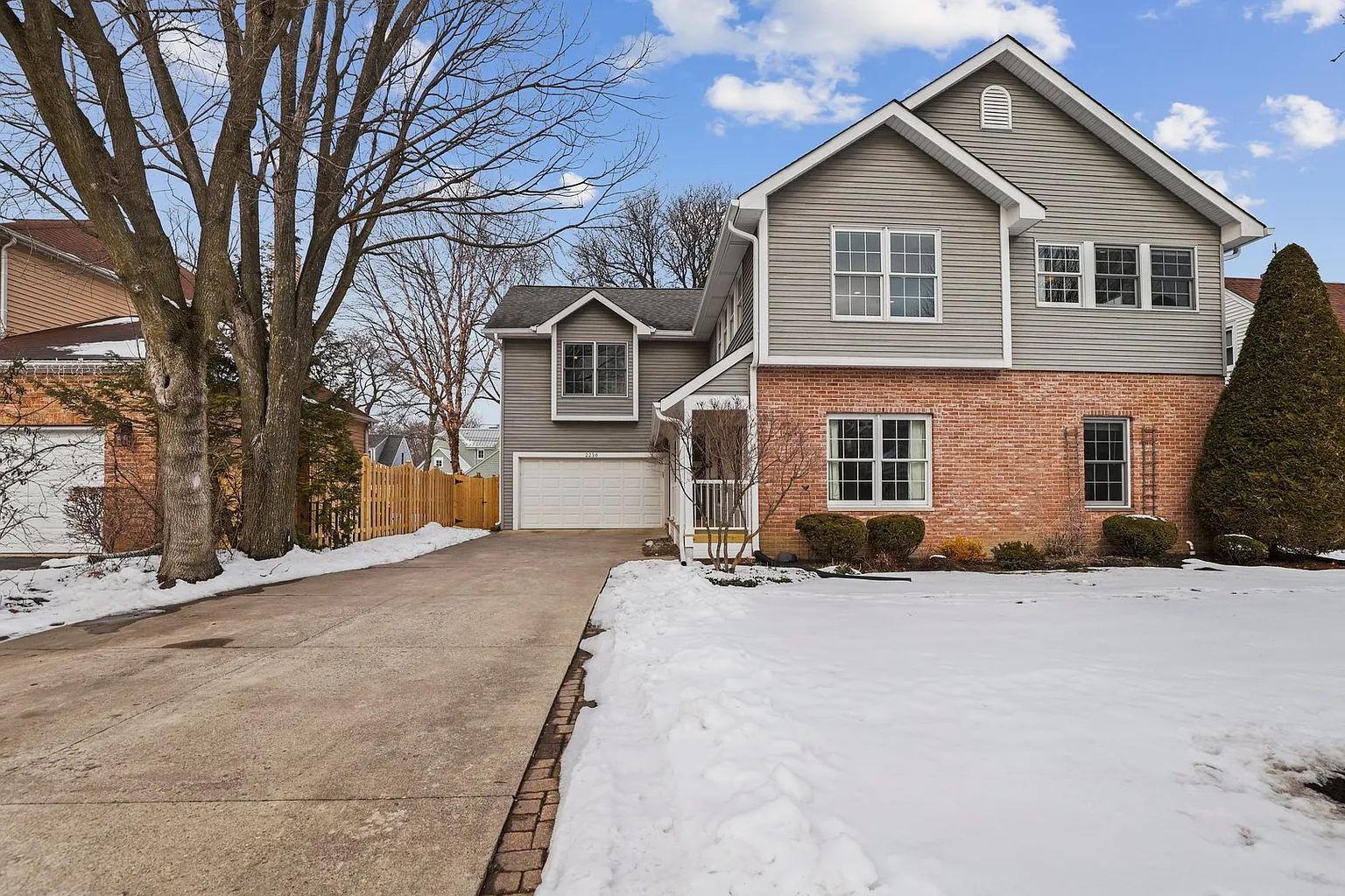 2236 Center Ave photo 1