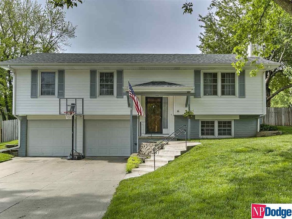 1st image of 3207 Leawood Dr