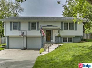 3207 Leawood Dr, Bellevue, NE 68123
