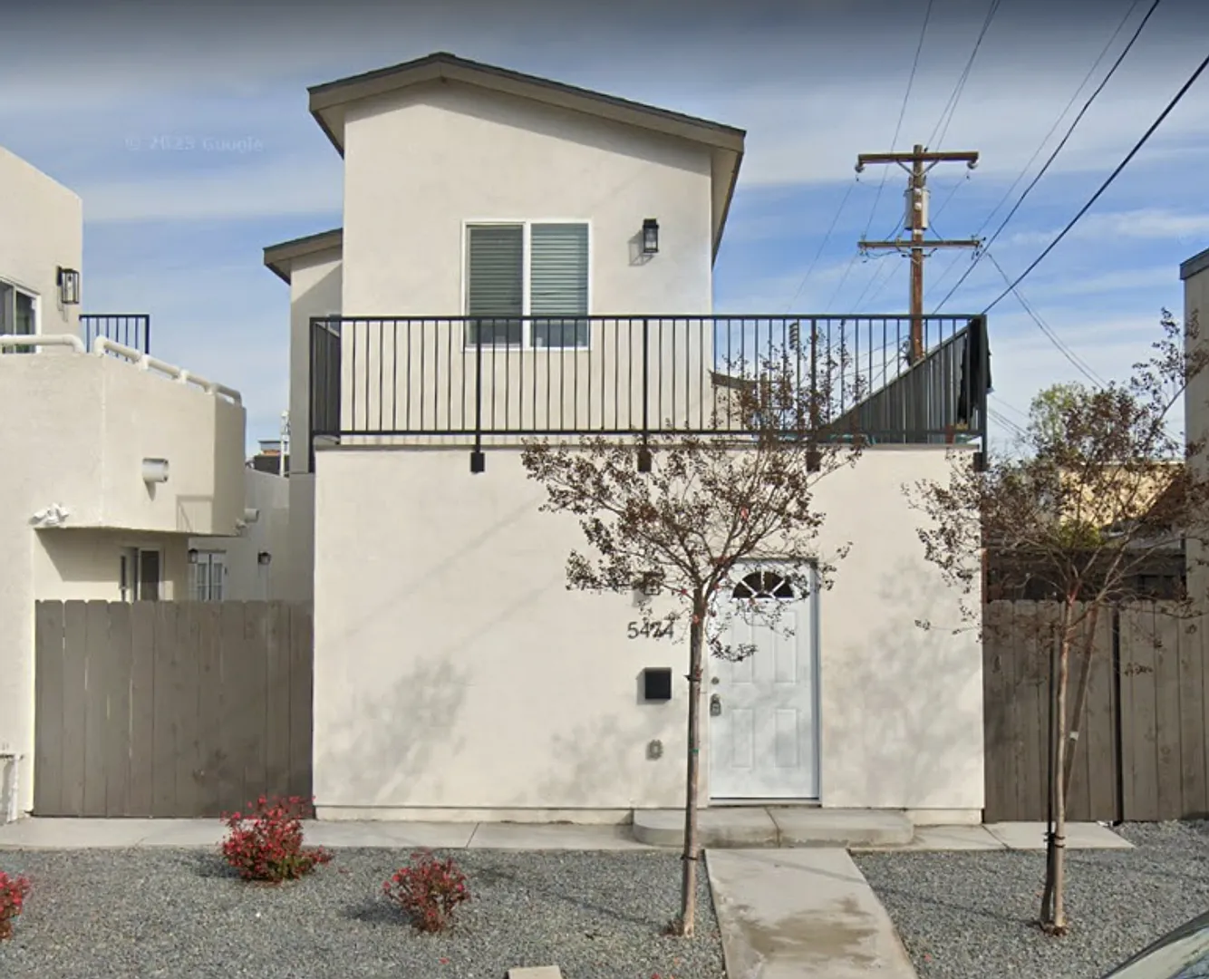 Newer Build 4BD/2BA, Large Balcony!! — Photo 2