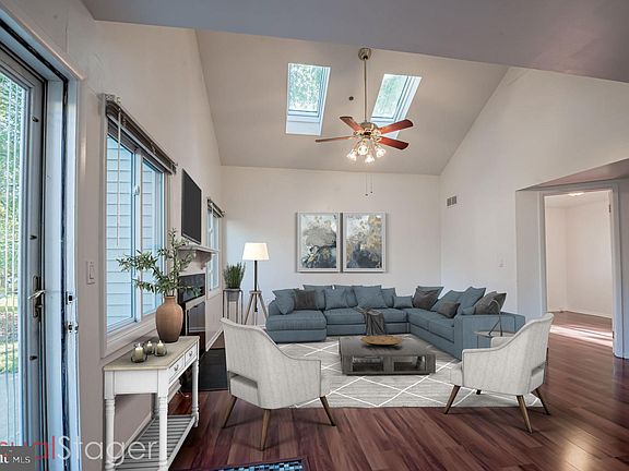 4th image of 305 Michelle Ct #13